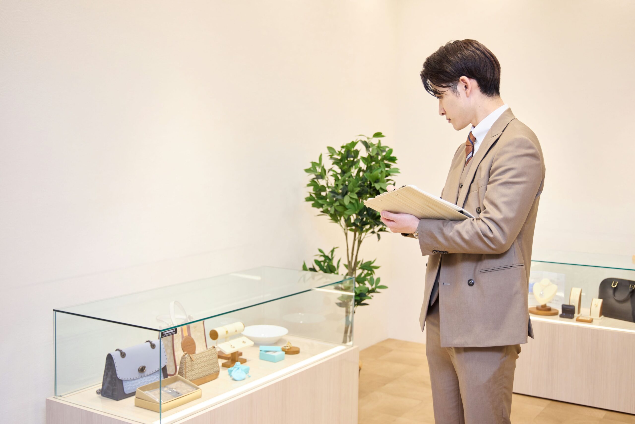 “売る”より“買う”を仕事にする。買取ビジネスの面白さ