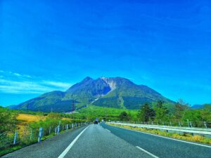 仕事なのに、少し旅気分。株式会社THの出張制度が“成長体験”になる理由