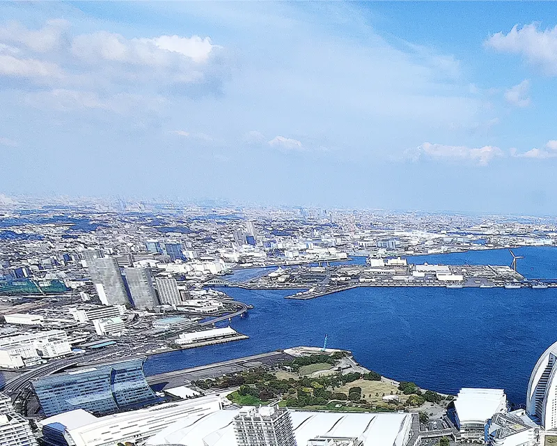 横浜みなとみらいの街並み左上