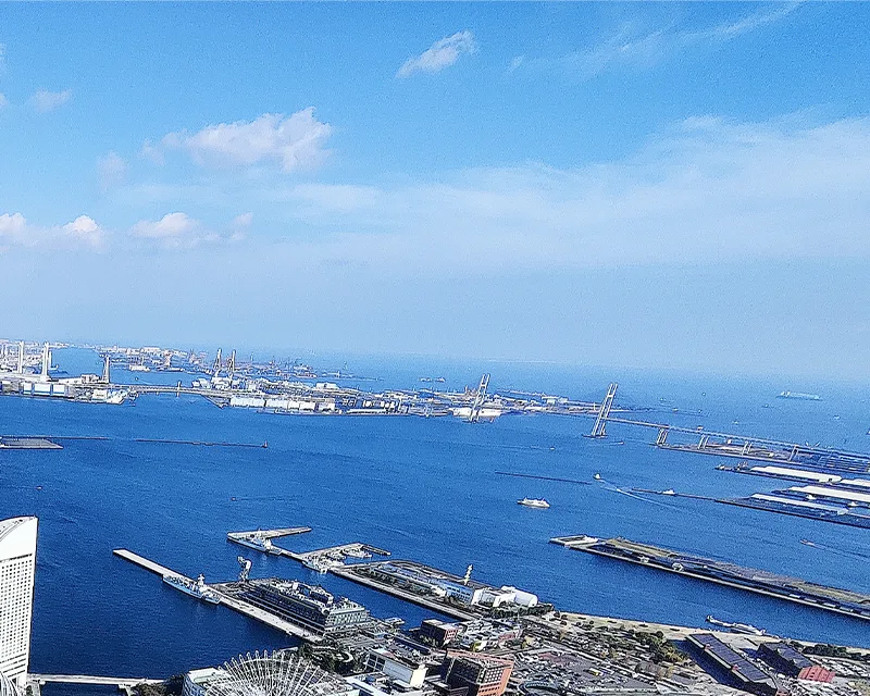 横浜みなとみらいの街並み右上